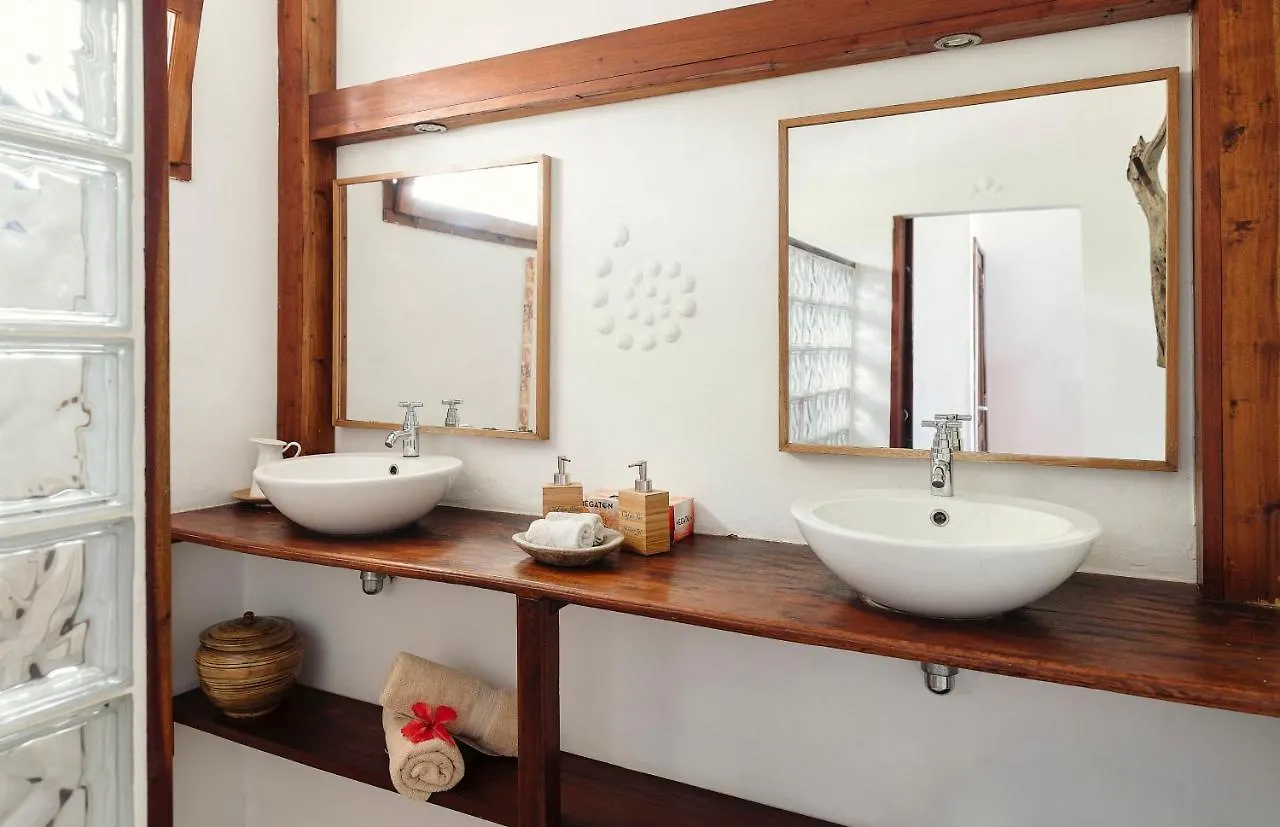 *** Guest house Clef Des Iles Hotel Beau Vallon  Seychelles