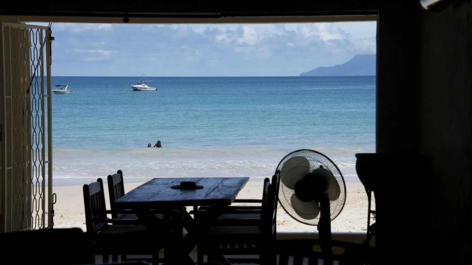 Clef Des Iles Hotel Beau Vallon  Guest house